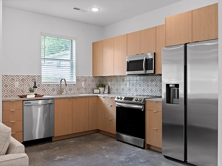 121 Fern Ave — Photo 9