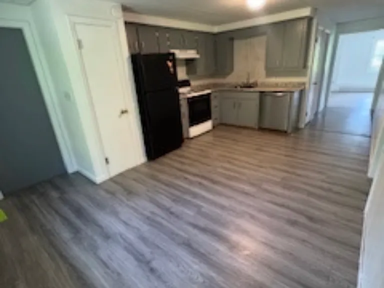 1 Walker Rd #4 — Photo 1