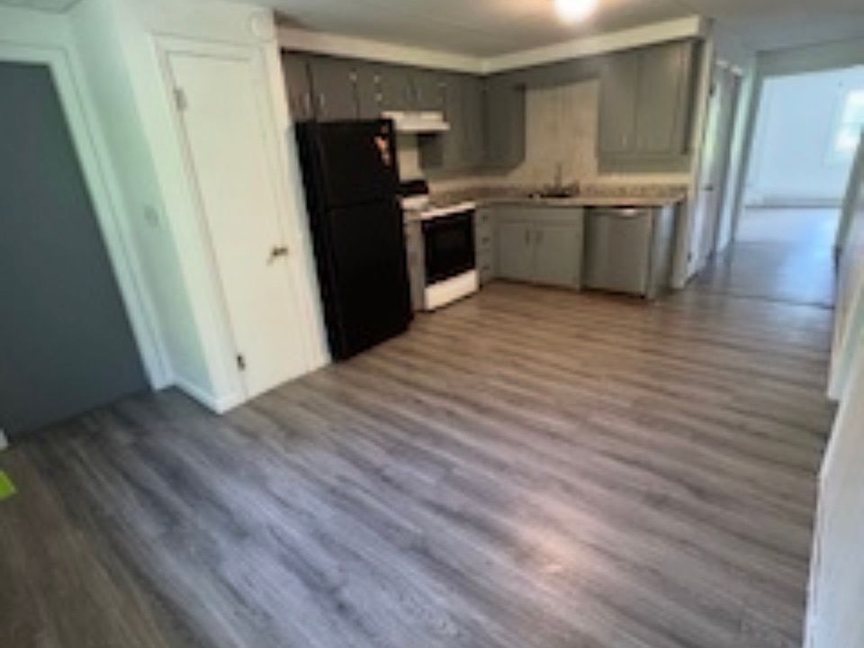 1st image of 1 Walker Rd APT 4