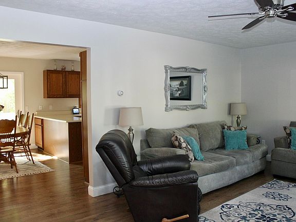 5th image of 715 Dogwood Dr