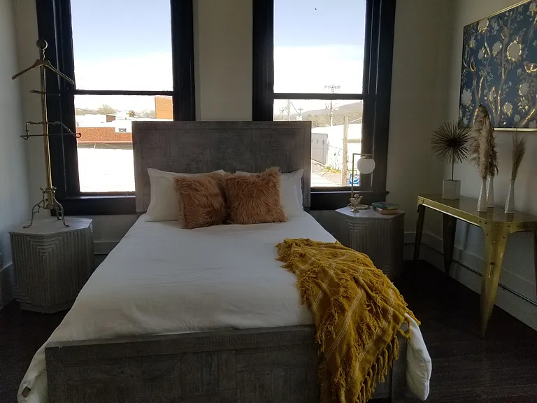 2 bed, 2.0 bath, 1600 sqft, $2,500 — Photo 19