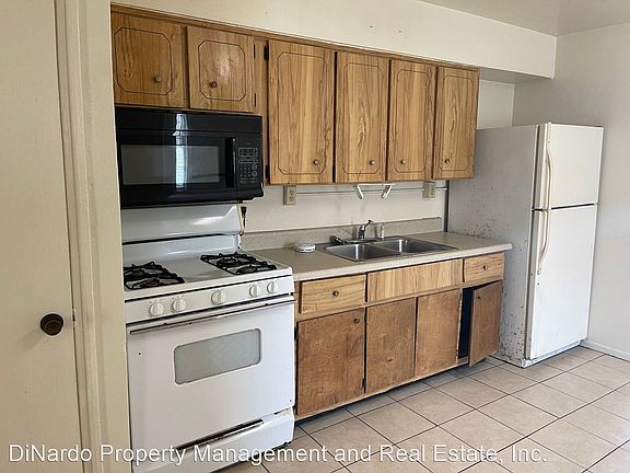3rd image of 637 Magnolia Ave