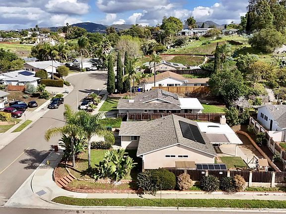 2nd image of 405 Joann Cir