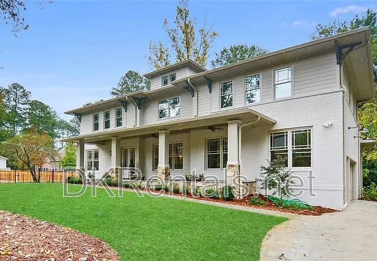 2272 Abby Ln NE — Photo 2