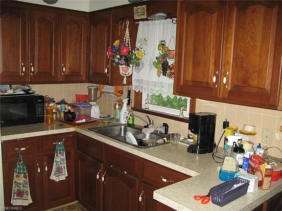 5th image of 2884 Oakwood Dr