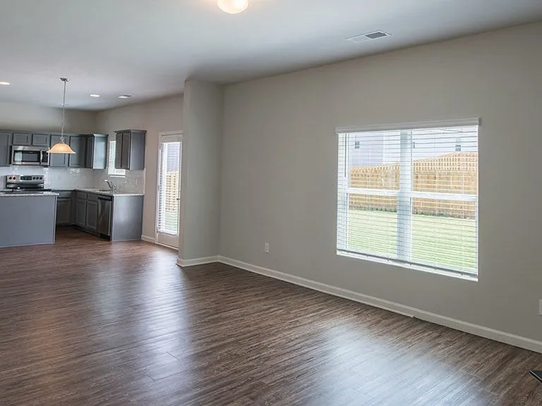 308 Geranium St — Photo 12