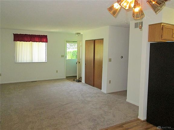 2nd image of 1304 Urban Ave