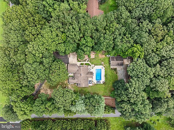 4th image of 6401 Cedar Neck Rd