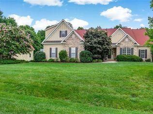 6804 Trevor Dr, Browns Summit, NC 27214