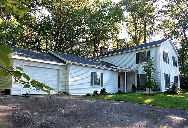 1st image of 255 Poplar Dr