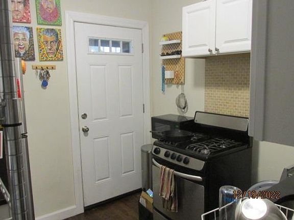 2nd image of 3711 N Hoyne Ave APT 1