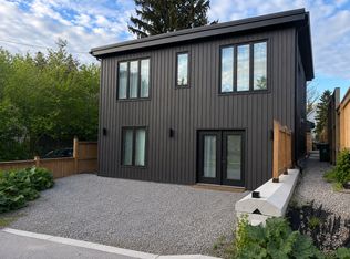 26 Melbourne St #1, Hamilton, ON L8P 2A3