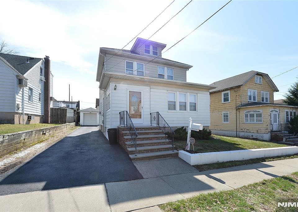 1st image of 132 Catherine Ave