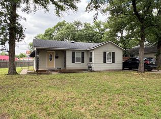 5632 Taylor Rd, River Oaks, TX 76114