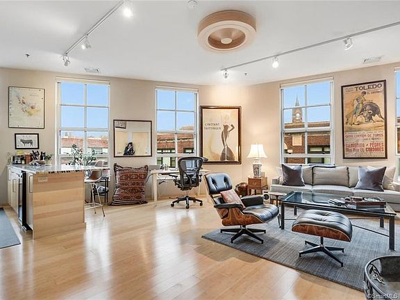 2nd image of 10 Ann St APT 205