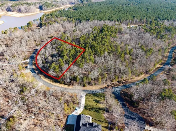 482 Emerald Isle Ct, Lexington, NC 27292