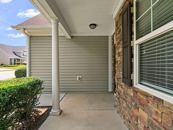5th image of 330 Florence Dr
