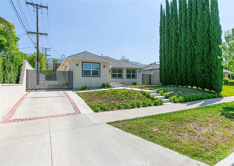 1811 Bel Aire Dr