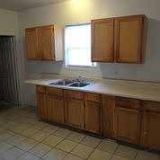 5th image of 2515 Chelsea Ave