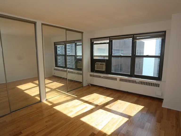 6118 N Sheridan Rd #8021 — Photo 16