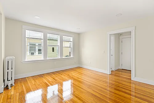 43 Wentworth St Photo 1
