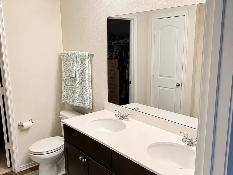 400 Bedford Falls Ln — Photo 9
