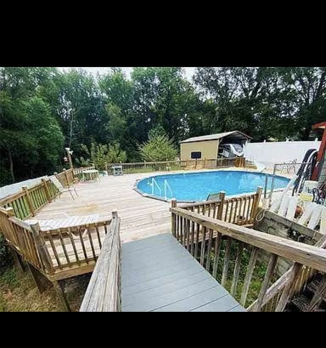 5 bed, 1878 sqft, $600 — Photo 1