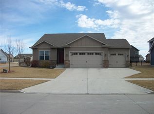 384 S 83rd St, West Des Moines, IA 50266