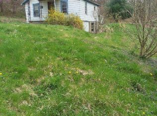 57 Midnight Ln, Parkersburg, WV 26105