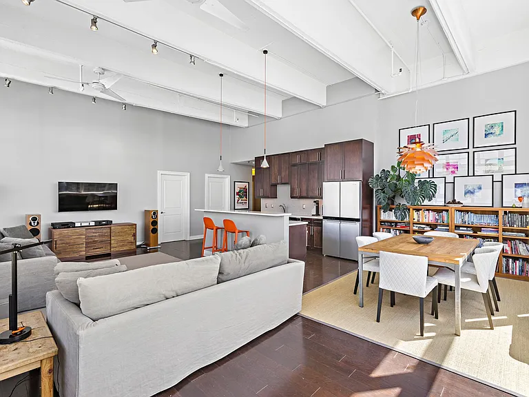 1500 Hudson St #12R — Photo 7
