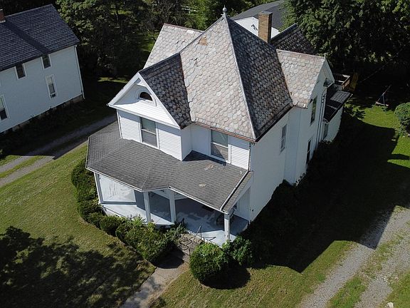 3rd image of 307 E Main St