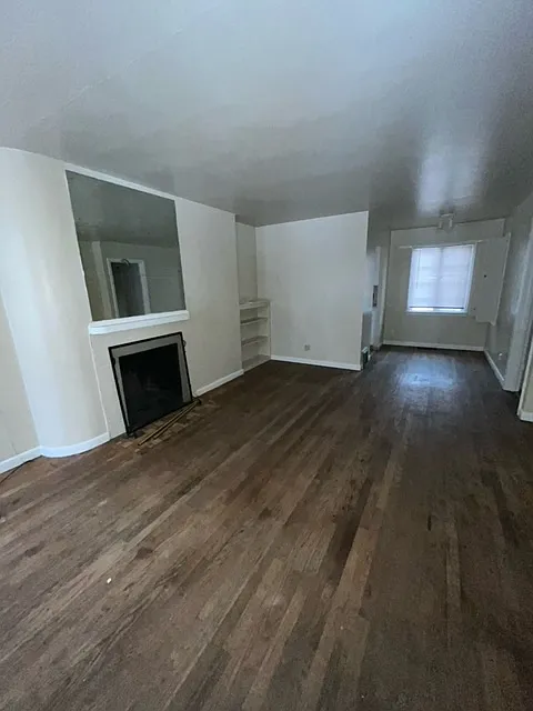 Building Photo - 435 NE Oak St #4-1-2