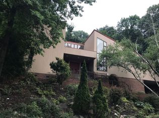 550 Oak St, Ridgefield, NJ 07657