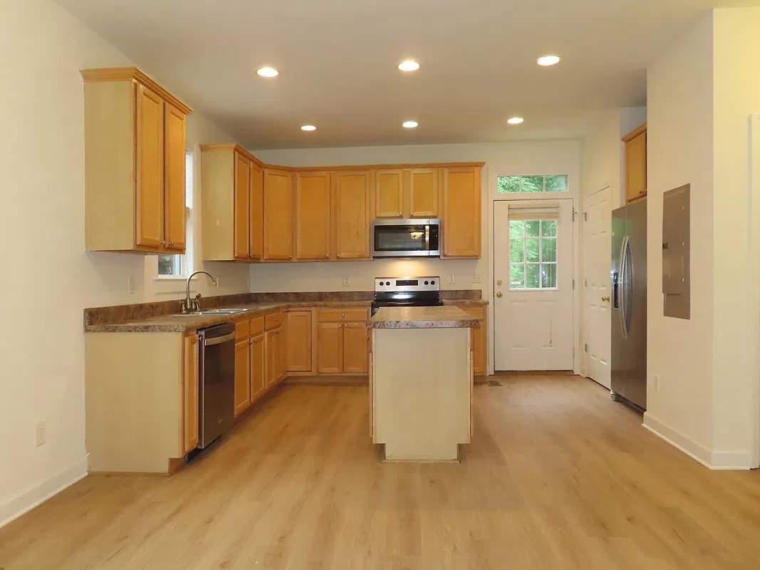 4 bed, 1800 sqft, $3,625 — Photo 4