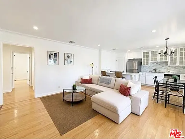 1028 12th St #8 — Photo 2