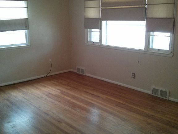 3rd image of 2414 17th Ave
