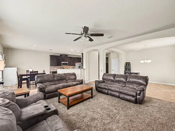 1107 Caspian Pt, San Antonio, TX 78245