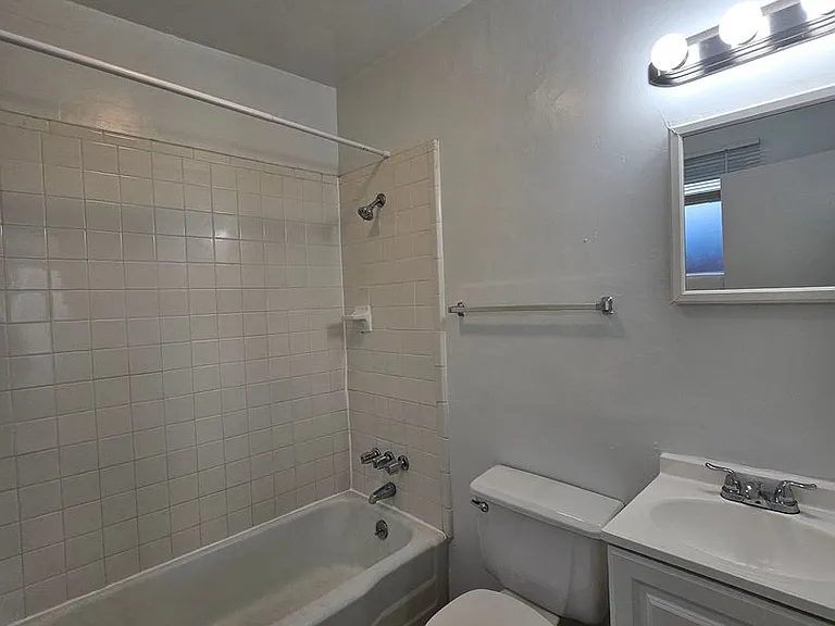 1216 Columbia Dr NE — Photo 10