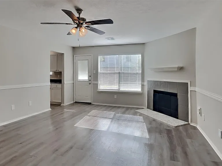 19530 Rocky Bank Dr — Photo 2