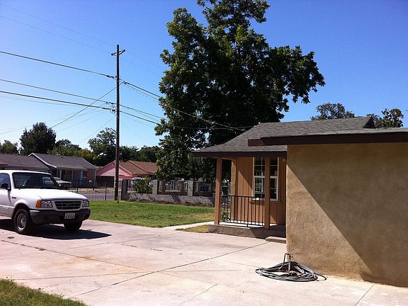 3rd image of 26 S Oro Ave