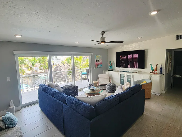 N Coconut Palm Blvd — Photo 15