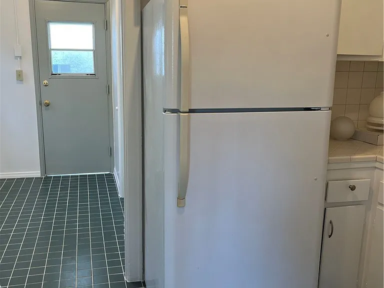3431 Descanso Dr — Photo 13