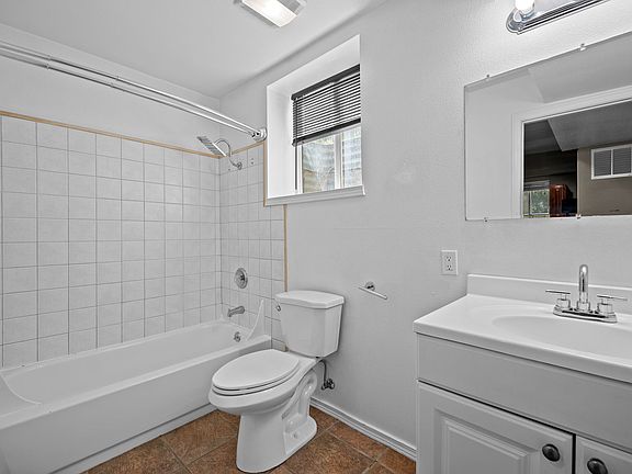 5th image of 1022 E 12th Ave Unit B