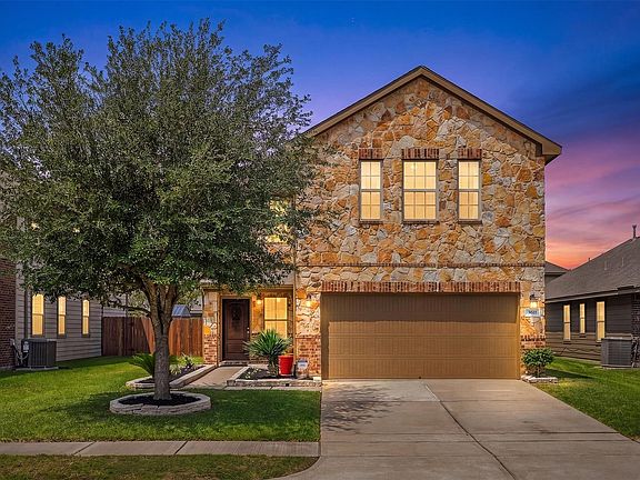 2nd image of 3611 Sumner Lodge Dr
