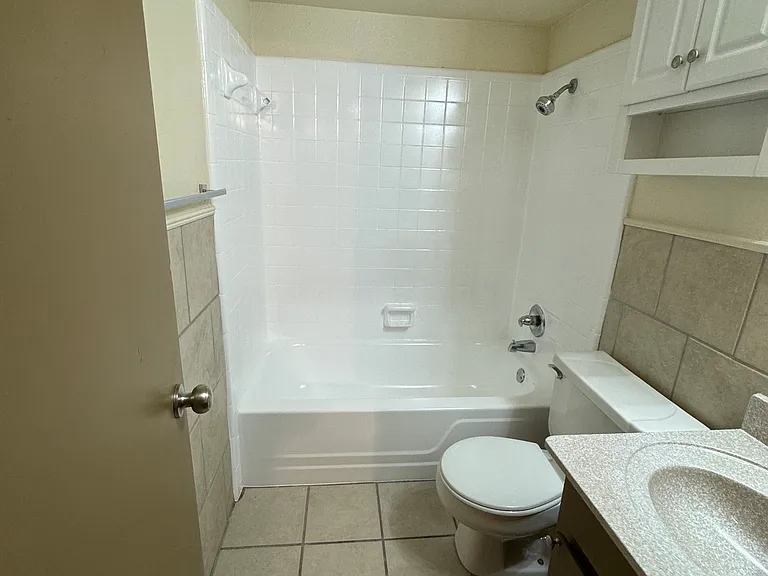 2500 W Hickory St #17 — Photo 7