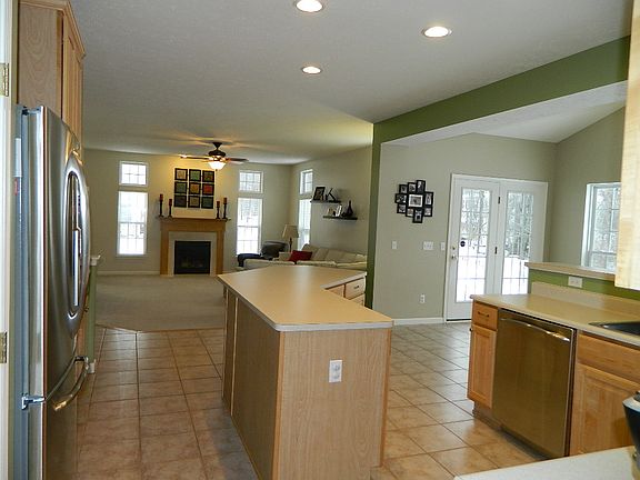 3rd image of 1641 Strauss Ln