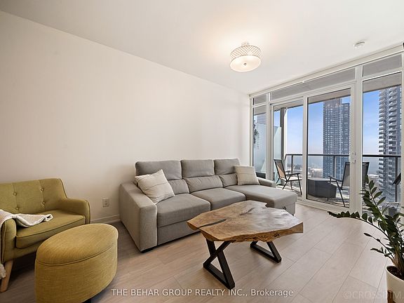 3rd image of 90 Park Lawn Rd #2306