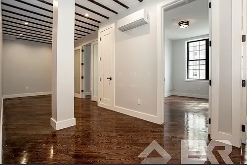 35 Claver Pl #1I Photo 1