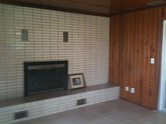 3rd image of 3953 Susan Dr