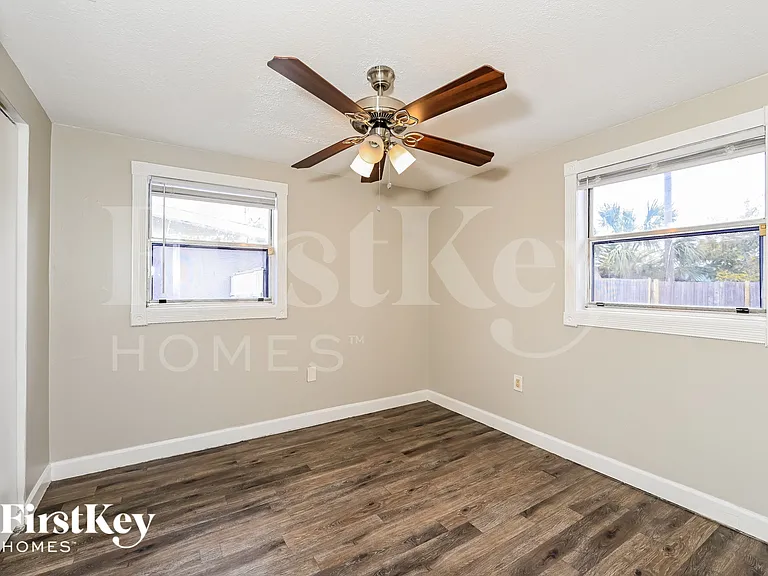 904 Alaska Dr — Photo 12